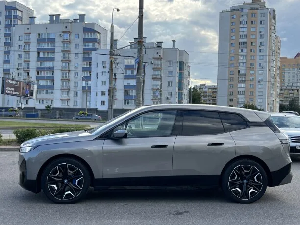 BMW iX 2022 — миниатюра 3