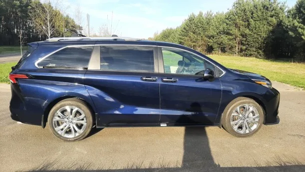 Toyota Sienna 2024 — миниатюра 5