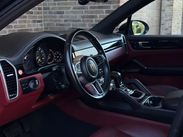 Porsche Cayenne 2022 — миниатюра 3