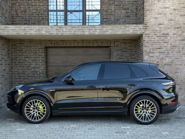 Porsche Cayenne 2022 — миниатюра 4