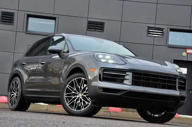 Porsche Cayenne 2024 — миниатюра 2