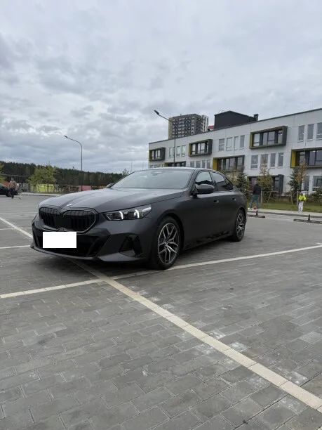 BMW 5 Series 2024 — миниатюра 4