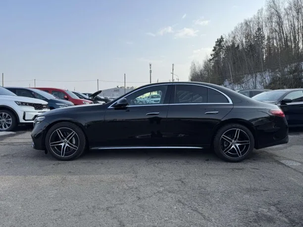 Mercedes-Benz E-Class 2024 — миниатюра 3
