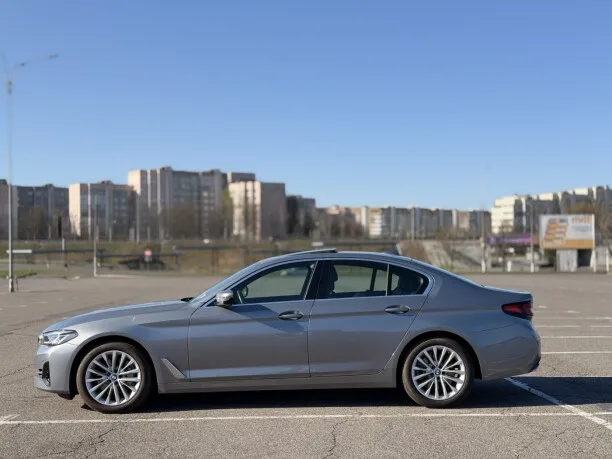 BMW 5 Series 2022 — миниатюра 4