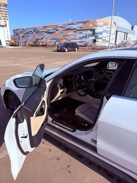 BMW i4 2022 — миниатюра 2