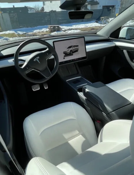 Tesla Model Y 2023 — миниатюра 3