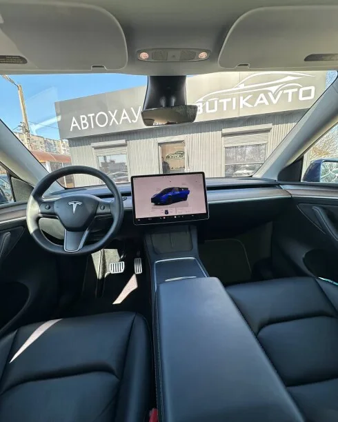 Tesla Model Y 2022 — миниатюра 3