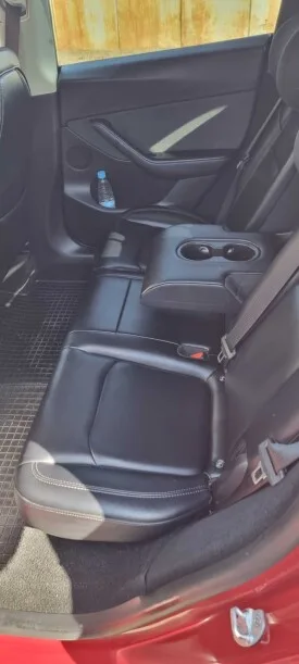 Tesla Model Y 2023 — миниатюра 3