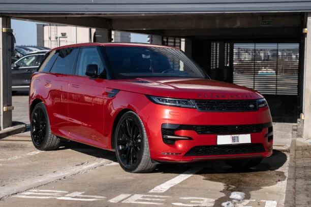 Land Rover Range Rover Sport 2023 — фото 1, купить с доставкой в Москву