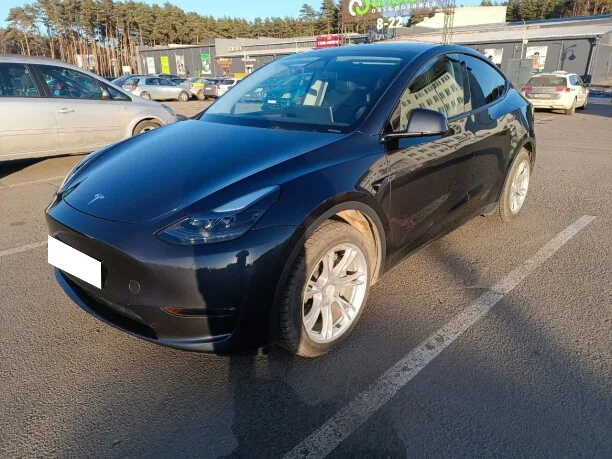 Tesla Model Y 2024 — миниатюра 3