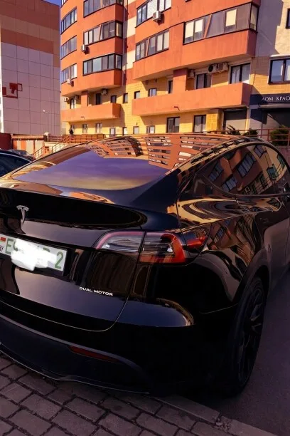 Tesla Model Y 2022 — миниатюра 2