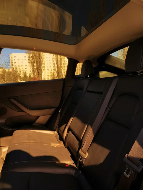 Tesla Model Y 2022 — миниатюра 3