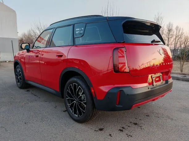 MINI Countryman 2024 — миниатюра 2