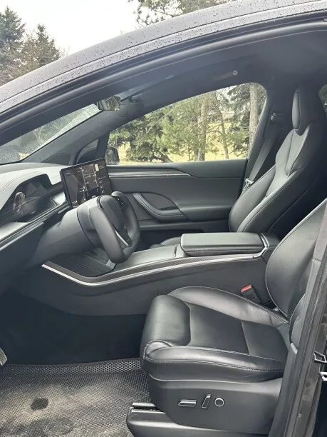 Tesla Model X 2022 — миниатюра 5