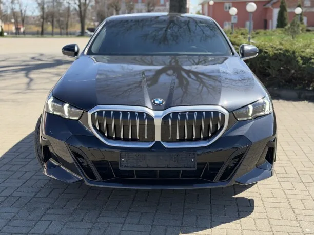 BMW 5 Series 2024 — миниатюра 4