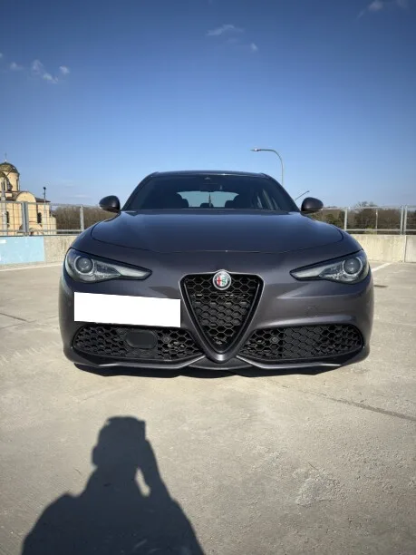 Alfa Romeo Giulia 2022 — миниатюра 4