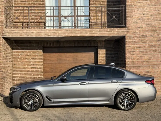BMW 5 Series 2022 — миниатюра 4