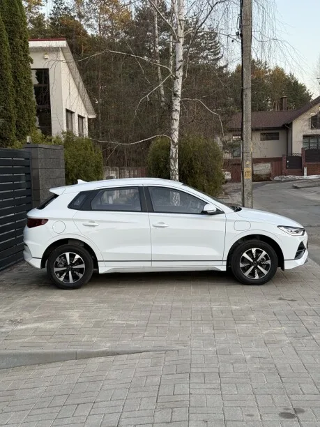 BYD E2 2025 — миниатюра 5
