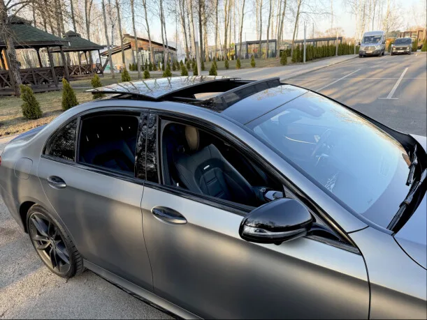 Mercedes-Benz E-Класс AMG 2022 — миниатюра 3