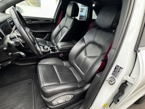 Porsche Macan 2022 — миниатюра 3