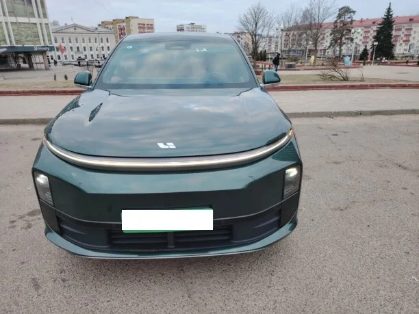 Li Auto L6 2024 — фото 1, купить с доставкой в Москву