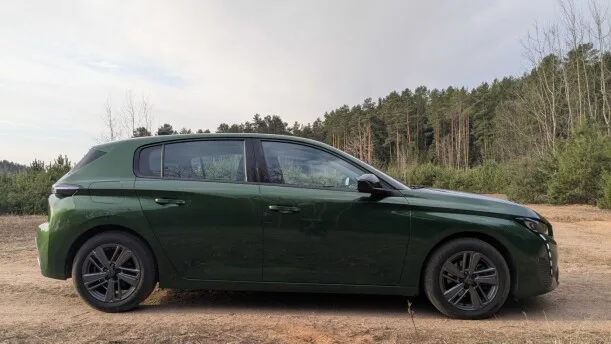 Peugeot 308 2022 — миниатюра 2