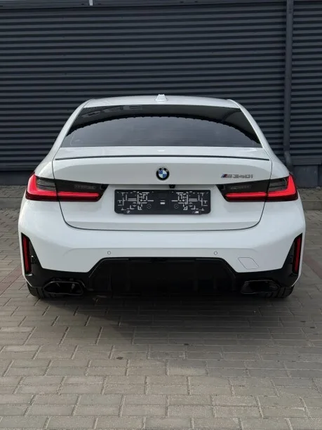 BMW 3 Series 2024 — миниатюра 2