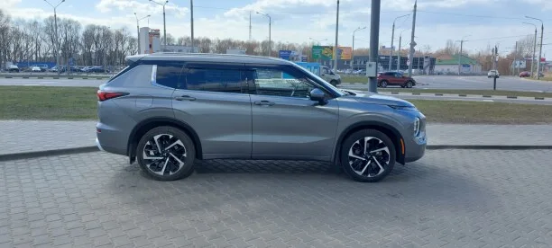 Mitsubishi Outlander 2022 — миниатюра 2