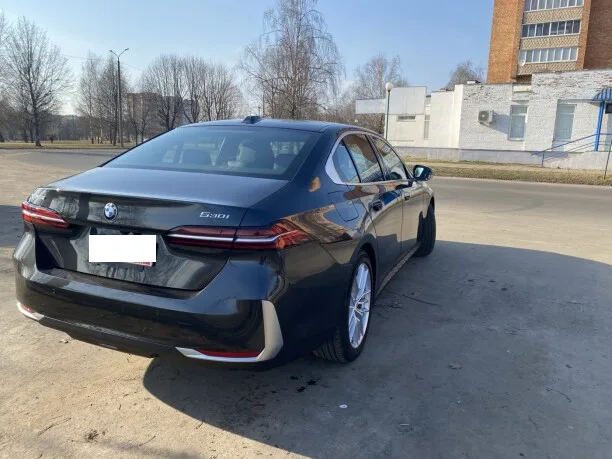 BMW 5 Series 2025 — миниатюра 2