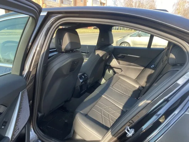 BMW 5 Series 2025 — миниатюра 3