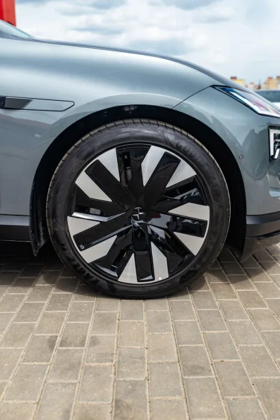 Polestar 4 2023 — миниатюра 2