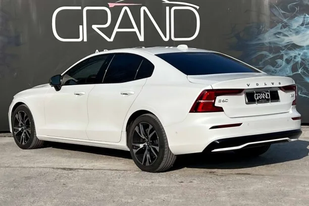 Volvo S60 2023 — миниатюра 2