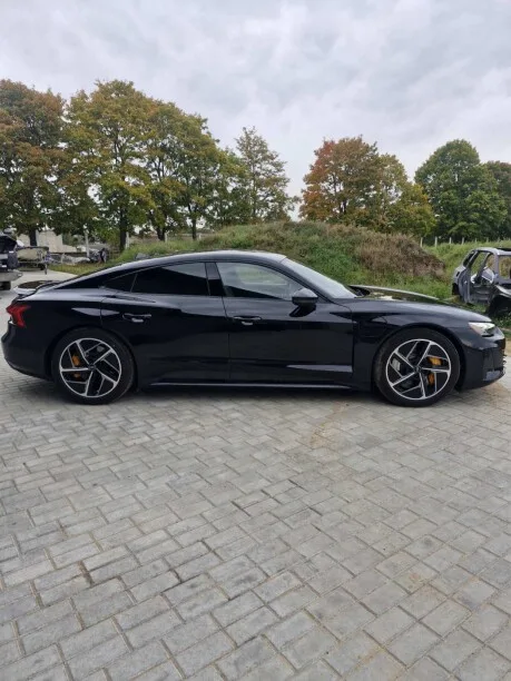 Audi RS e-tron GT 2022 — миниатюра 5