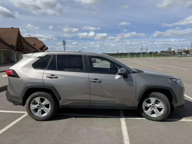 Toyota RAV4 2022 — миниатюра 4