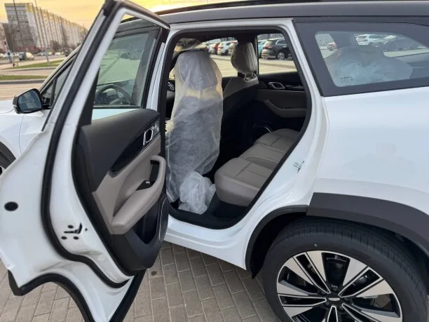 Geely Boyue L 2025 — миниатюра 2