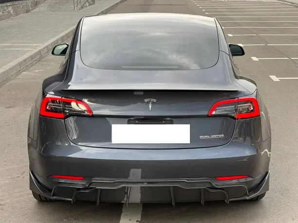 Tesla Model 3 2023 — миниатюра 2