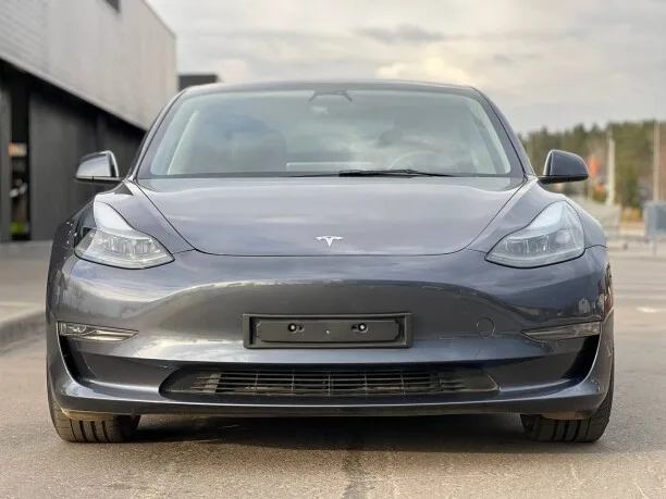 Tesla Model 3 2023 — миниатюра 3