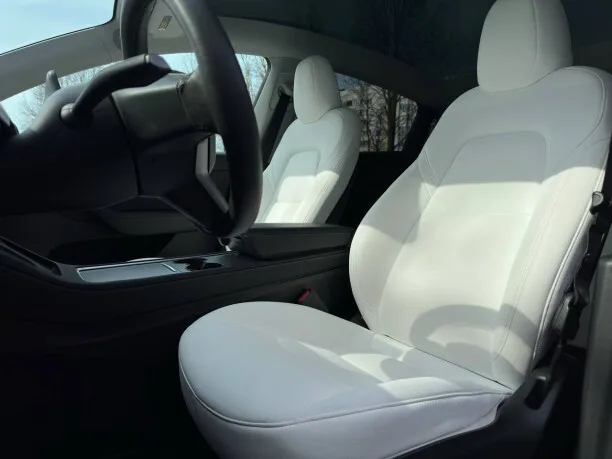 Tesla Model Y 2024 — миниатюра 5
