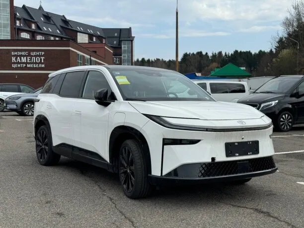 Toyota BZ3X 2025 — фото 1, купить с доставкой в Москву