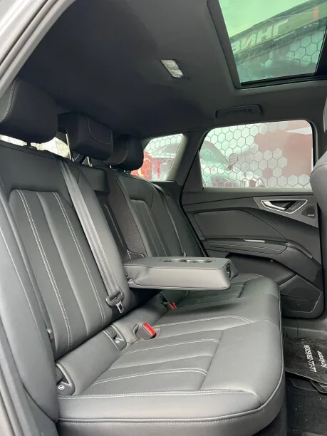Audi Q4 e-tron 2023 — миниатюра 3