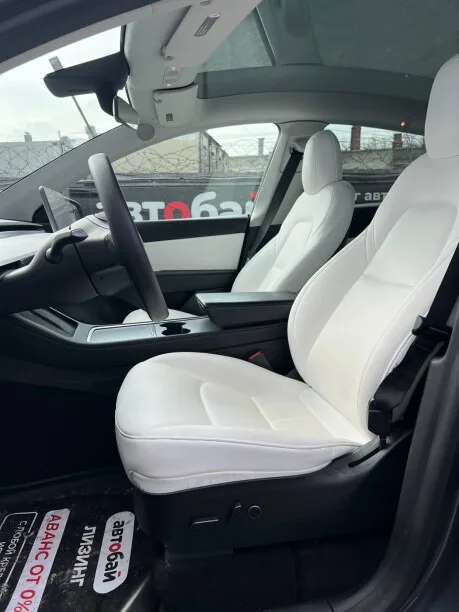 Tesla Model Y 2022 — миниатюра 5