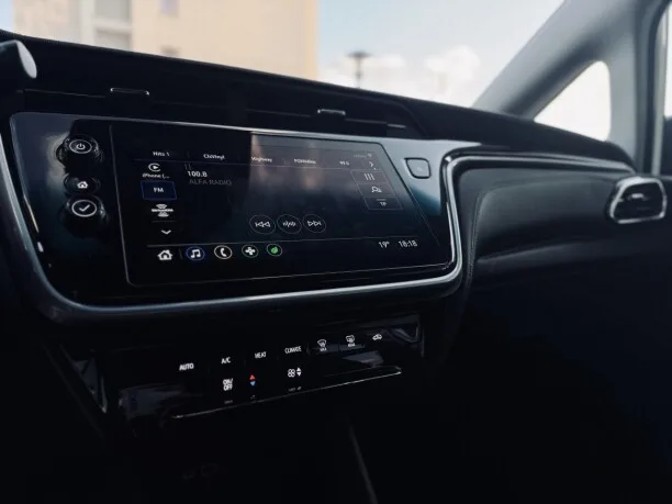 Chevrolet Bolt 2023 — миниатюра 3