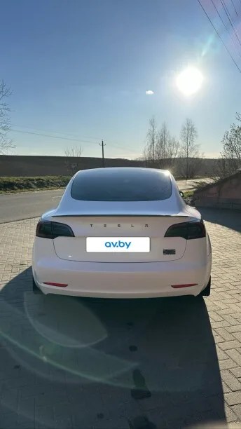 Tesla Model 3 2023 — миниатюра 2