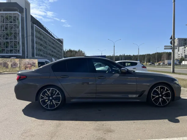 BMW 5 Series 2022 — миниатюра 3