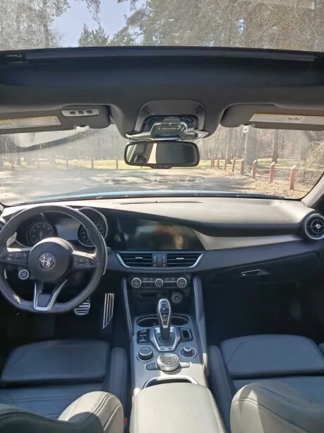 Alfa Romeo Giulia 2022 — миниатюра 5