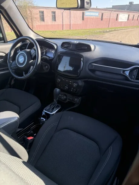 Jeep Renegade 2022 — миниатюра 5