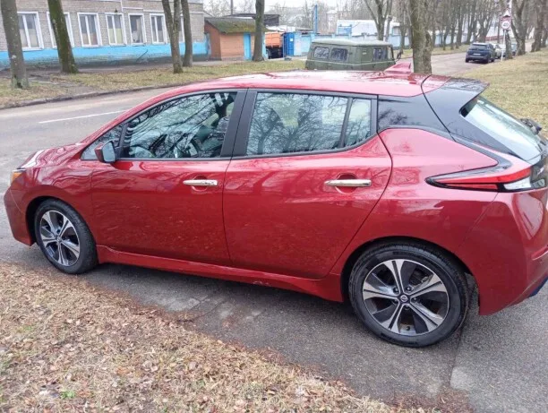 Nissan Leaf 2022 — миниатюра 4