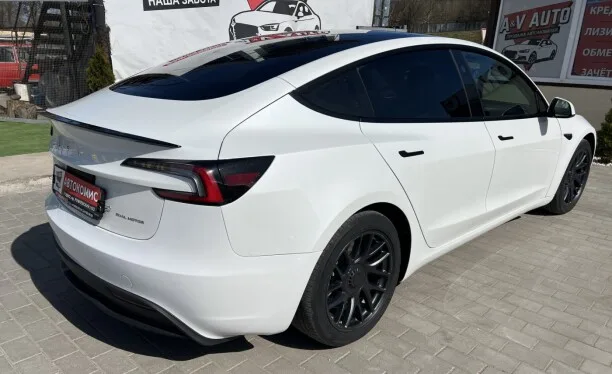 Tesla Model 3 2024 — миниатюра 4