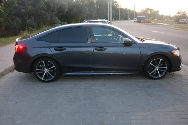 Honda CIVIC 2023 — миниатюра 3