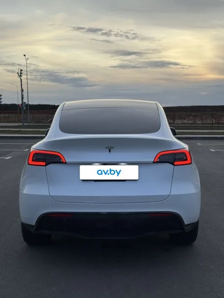 Tesla Model Y 2024 — миниатюра 4